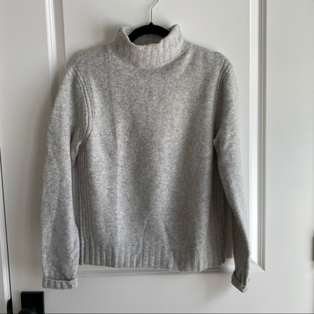 Point Sur JCrew light gray super soft yarn